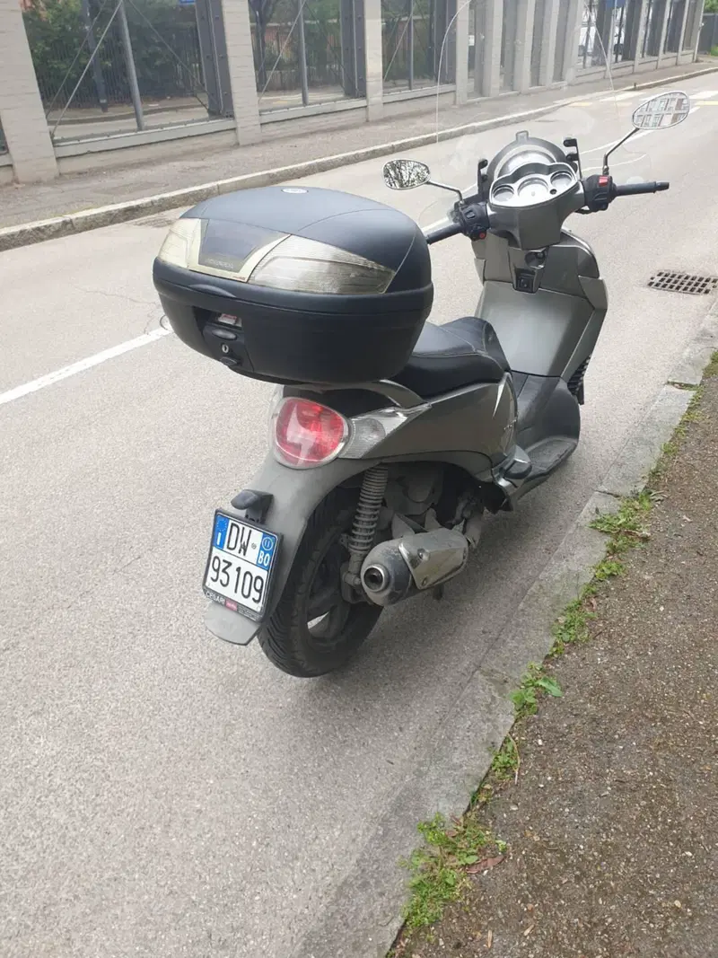 Aprilia Scarabeo 300 Special (2009 - 13) (7)