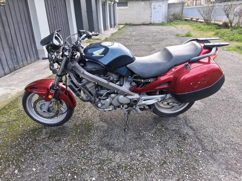 Honda Deauville 650 (2002 - 05) (2)