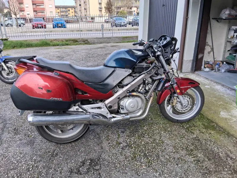 Honda Deauville 650 (2002 - 05) (3)