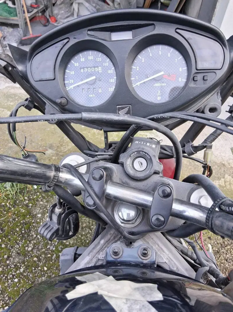 Honda Deauville 650 (2002 - 05) (4)