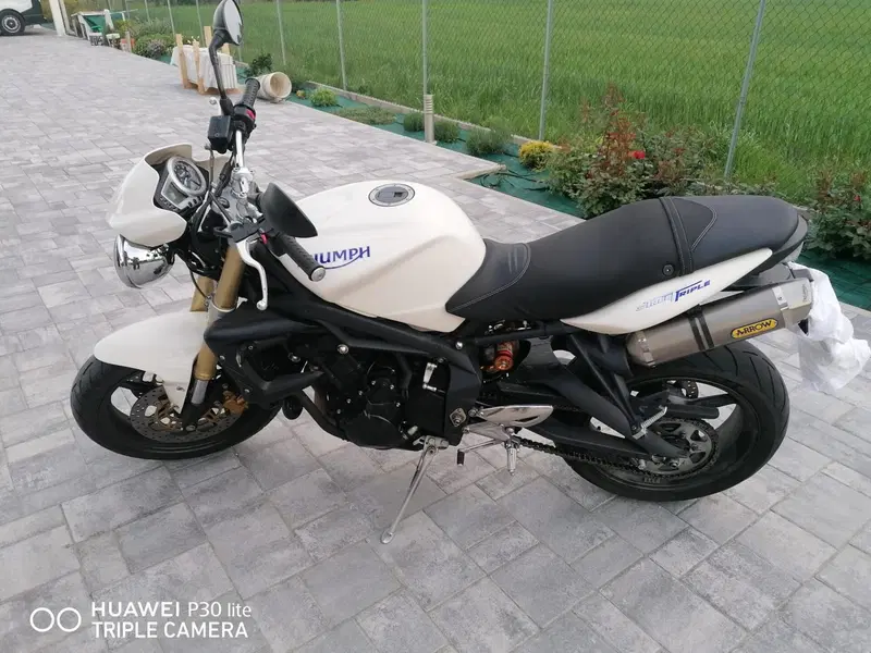 Triumph Street Triple (2007 - 12)