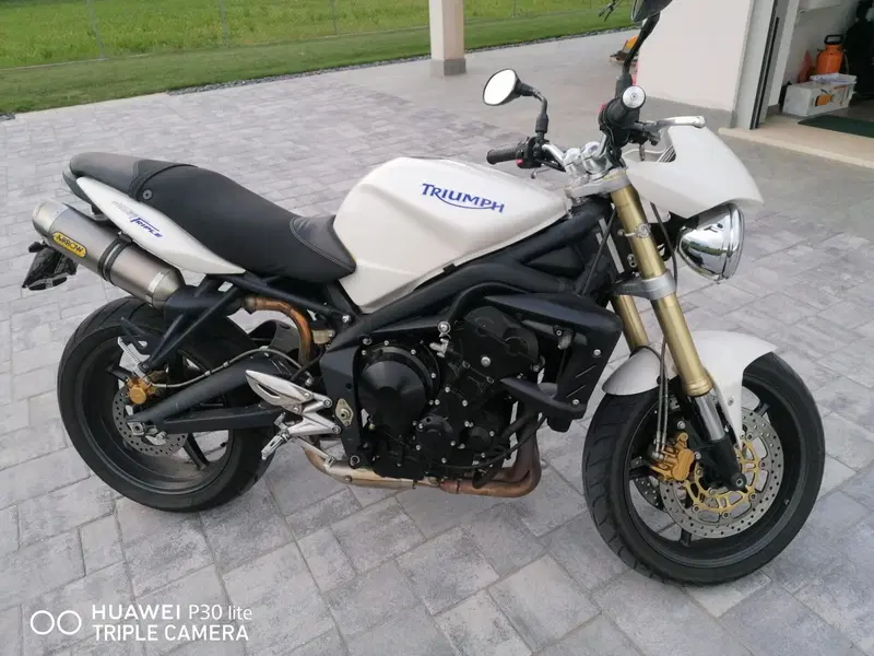 Triumph Street Triple (2007 - 12) (4)