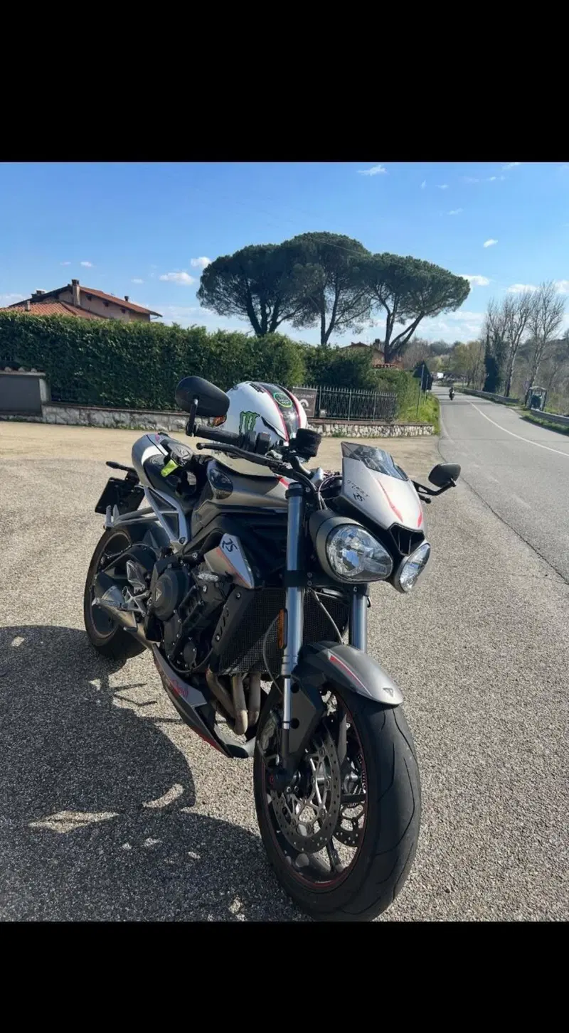 Triumph Street Triple RS (2017 - 19)