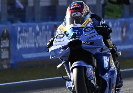 La gara di Jerez l'ha vinta Álex Márquez, Marc è caduto subito, Bezzecchi e Diggia sul podio [CLASSIFICA]