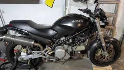 Ducati Monster 750 Dark (1999 - 02) usata