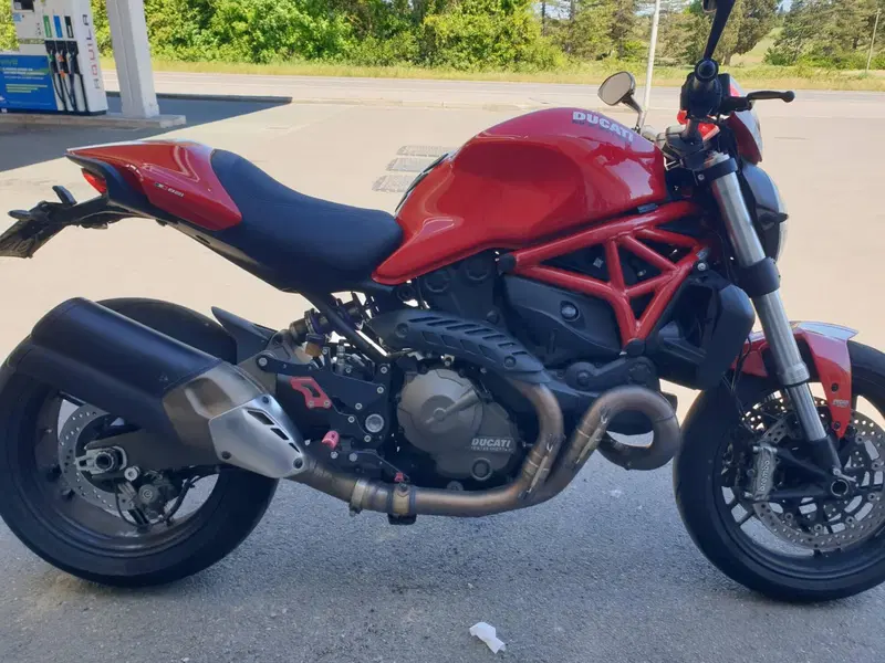 Ducati Monster 821 Stripe ABS (2015 - 17) (2)