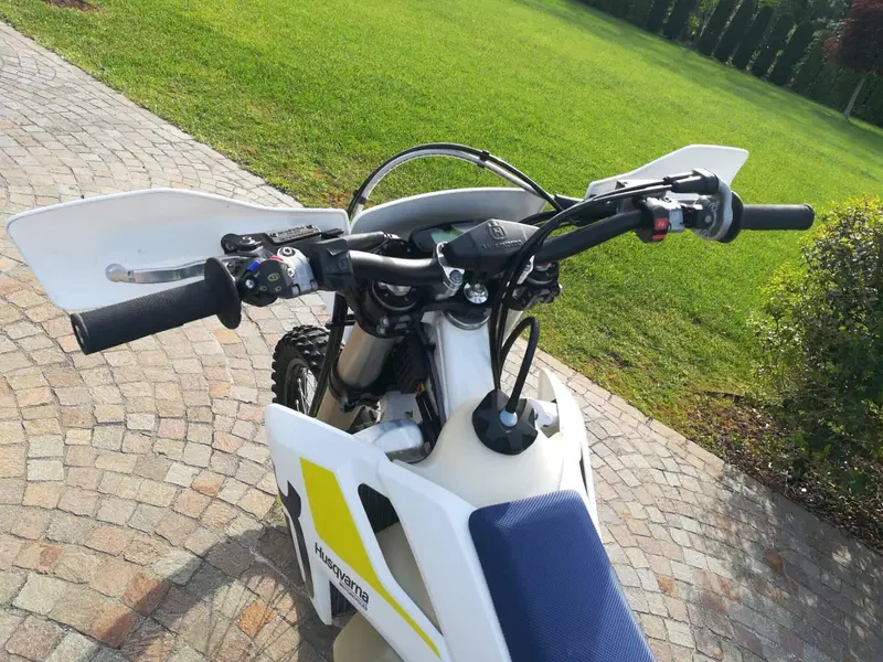 Husqvarna FE 250 (2019) (3)