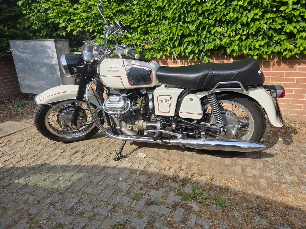 Moto Guzzi V7