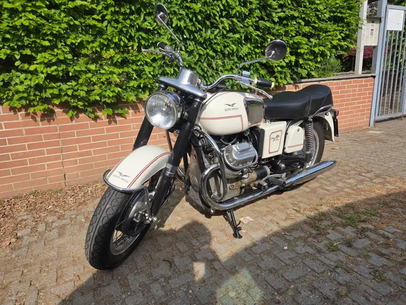 Moto Guzzi V7 (2)