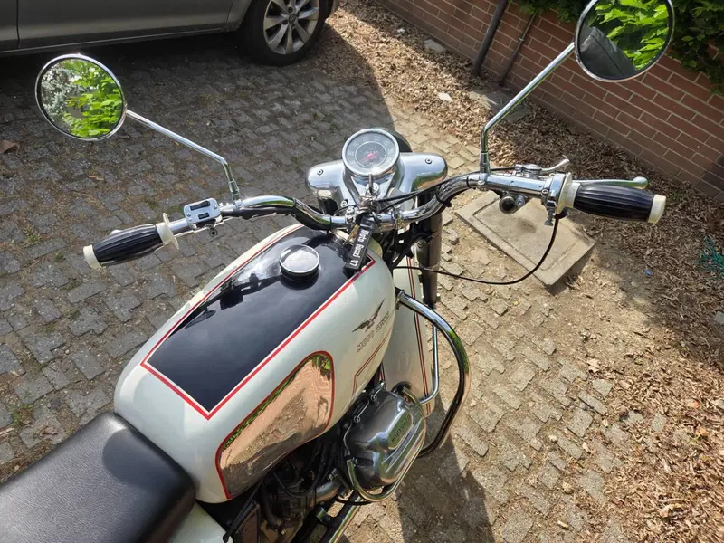 Moto Guzzi V7 (4)