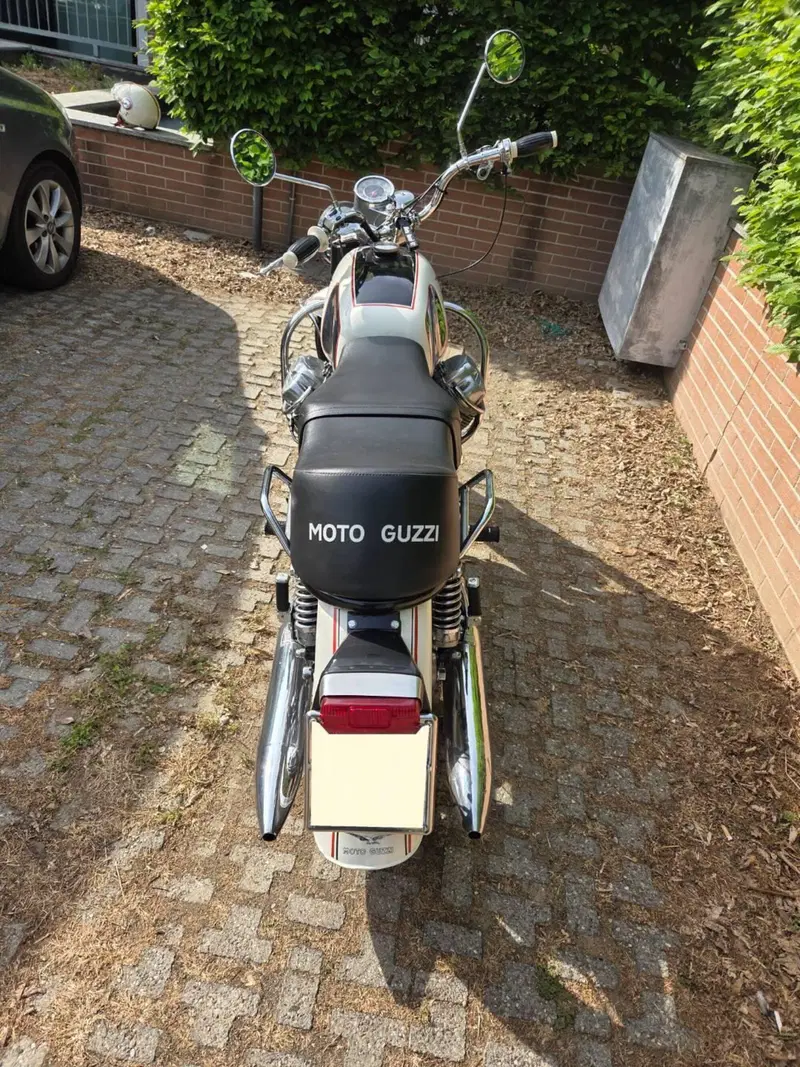 Moto Guzzi V7 (5)