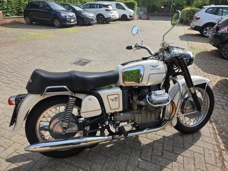 Moto Guzzi V7 (7)