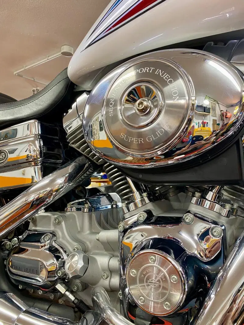 Harley-Davidson 1450 Super Glide 35th Anniversary (2005 - 06) - FXDI (10)