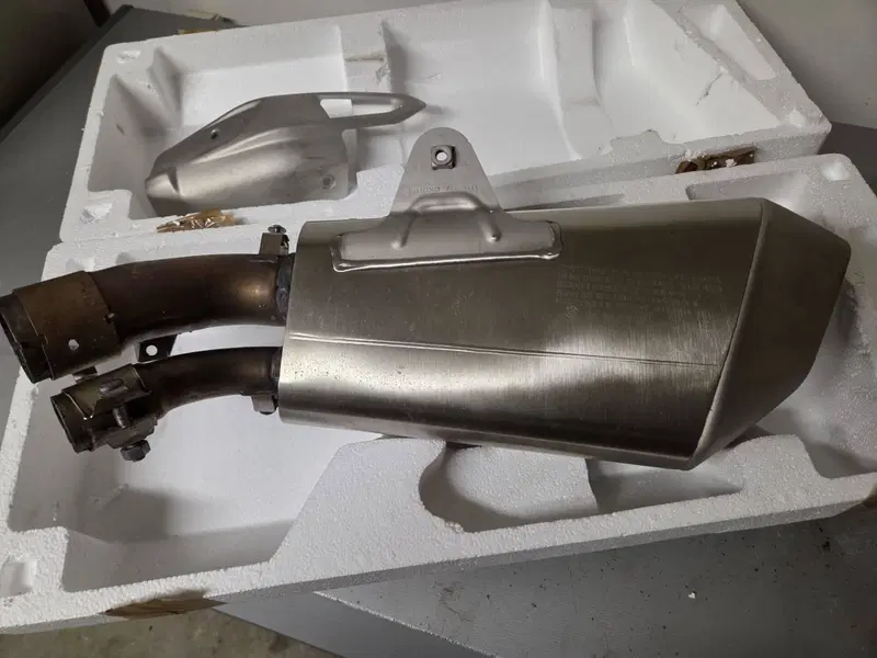 VENDO SCARICO BMW S1000XR (2)