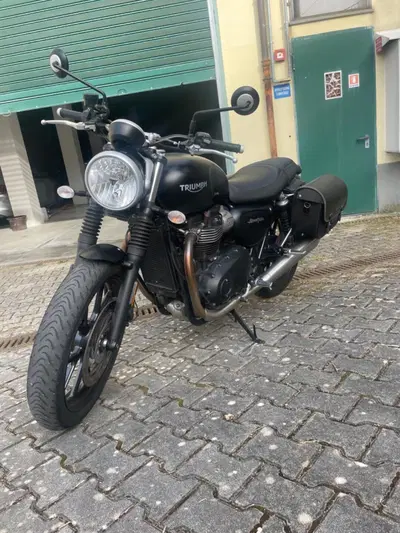 Triumph Street Twin 900 (2017 - 18) usata