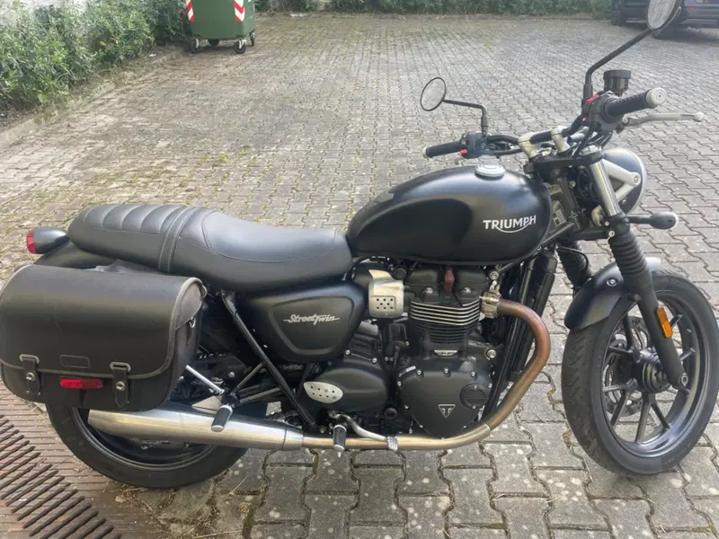 Triumph Street Twin 900 (2017 - 18) (5)