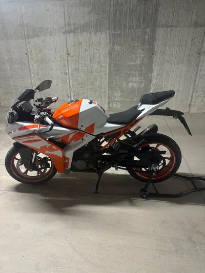KTM RC 125 (2022 - 26) usata