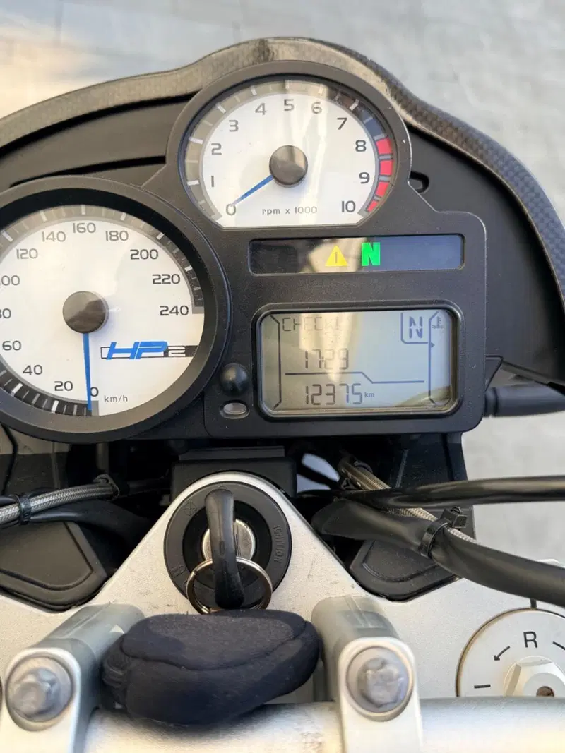 Bmw HP2 Megamoto (2)