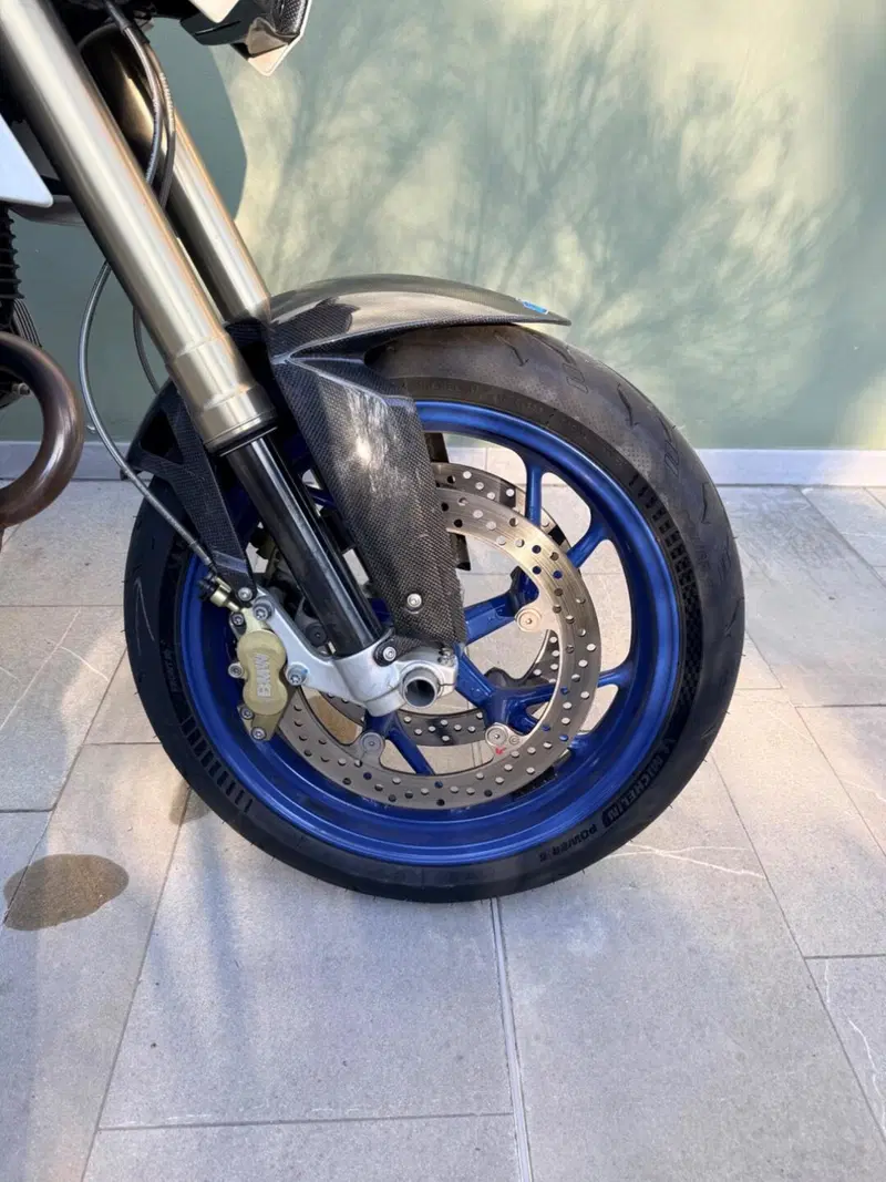 Bmw HP2 Megamoto (5)