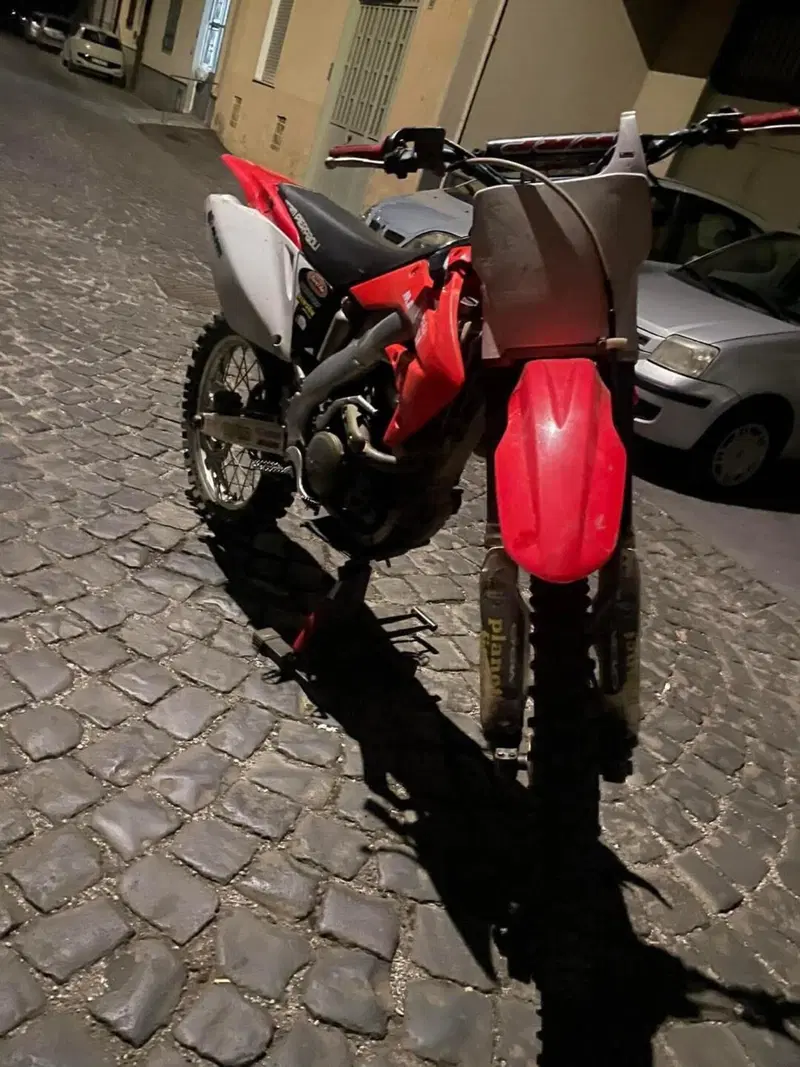 Honda CRF 250R (2005) (5)