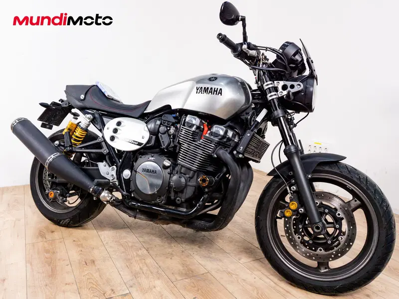 Yamaha XJR 1300 60th Anniversary (2015 - 16) (2)