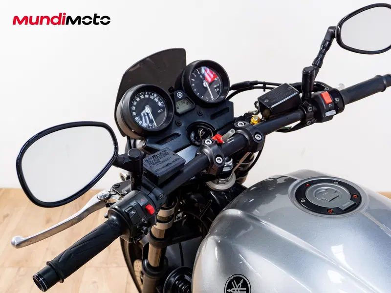 Yamaha XJR 1300 60th Anniversary (2015 - 16) (11)