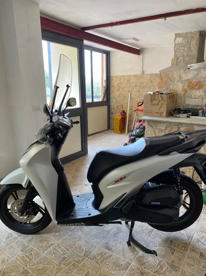 Honda SH 125i Sport (2024 - 25) (5)