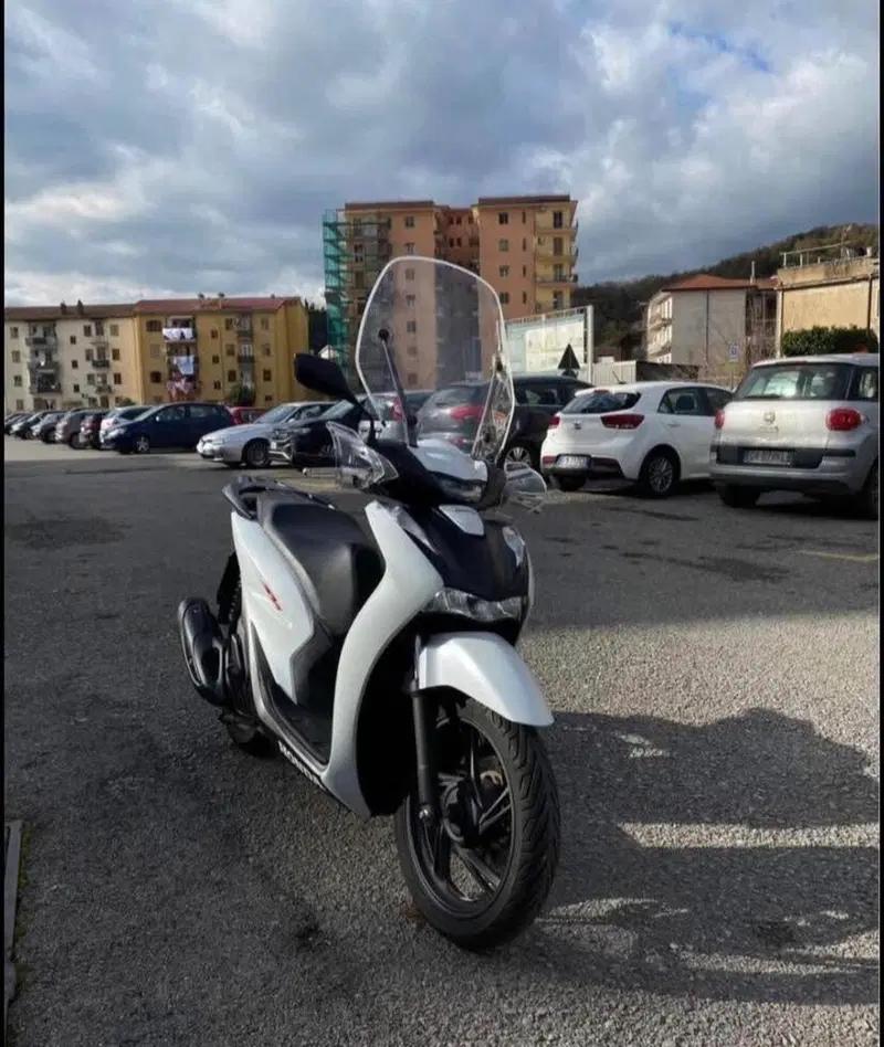 Honda SH 125i Sport (2024 - 25) (7)