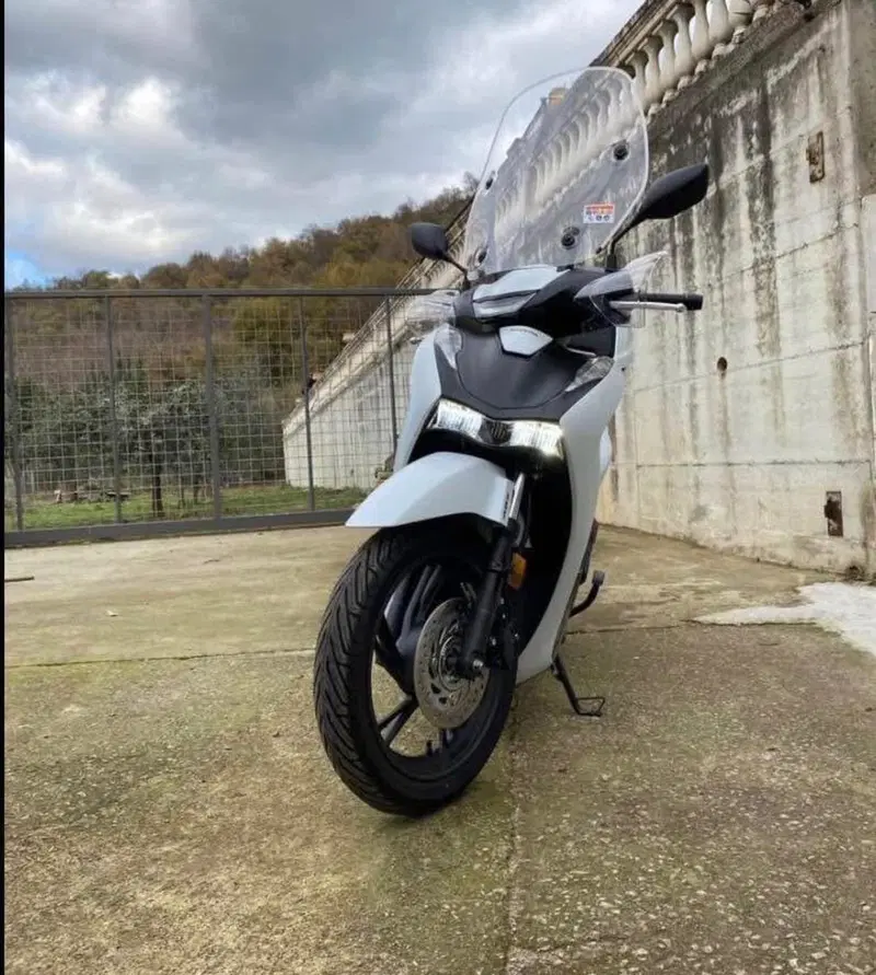 Honda SH 125i Sport (2024 - 25) (8)