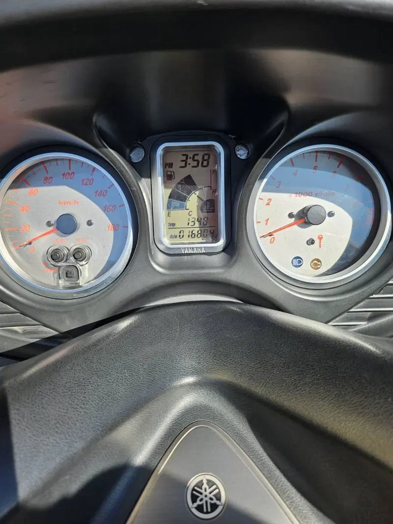 Yamaha T-Max 500 (2004 - 07) (4)