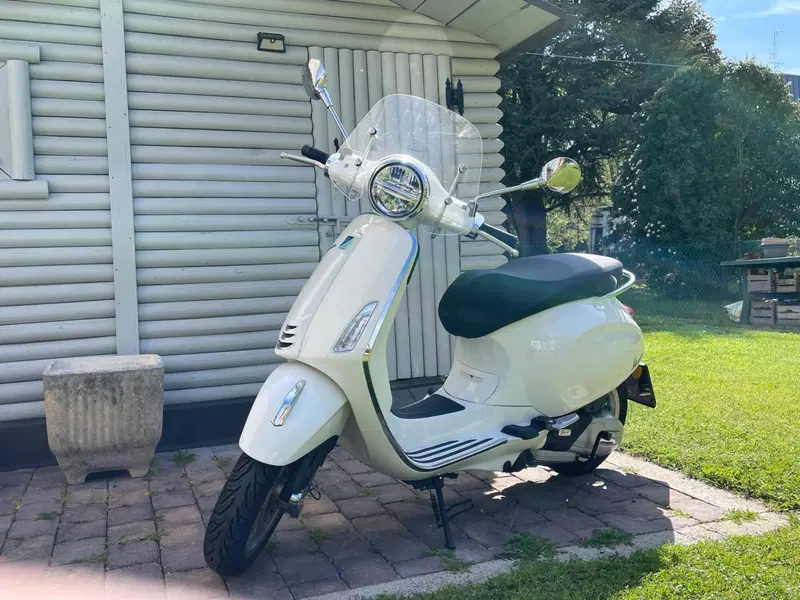 Vespa Primavera 150 (2024 - 25) (2)