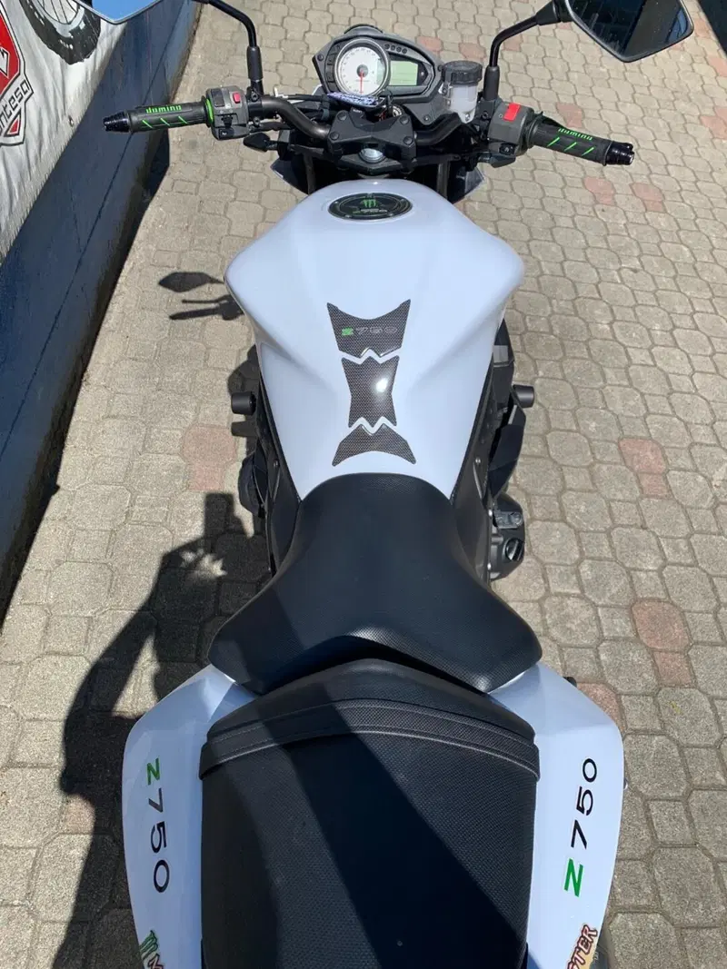 Kawasaki Z 750 (2007 - 14) (4)