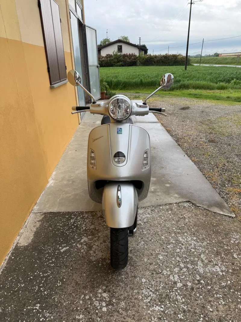 Vespa GTS 250 i.e. (5)