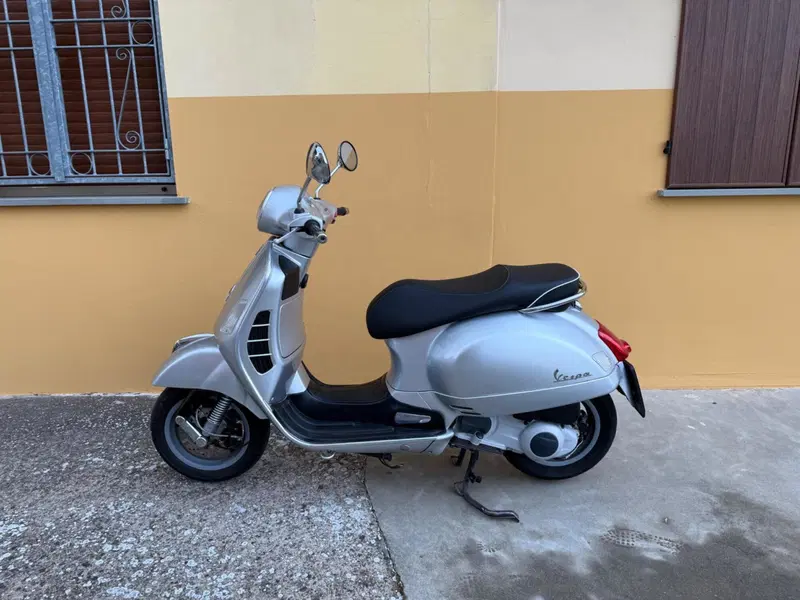 Vespa GTS 250 i.e. (6)