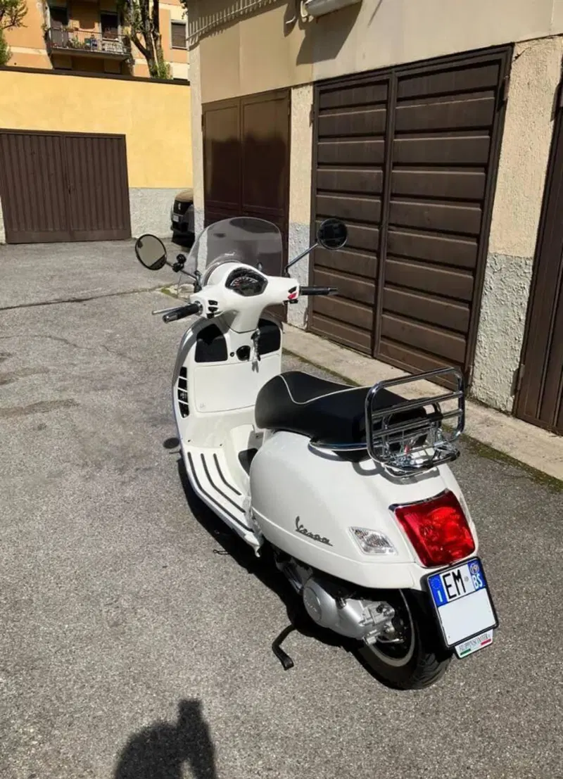 Vespa GTS 300 Super Sport (2017 - 19) (3)