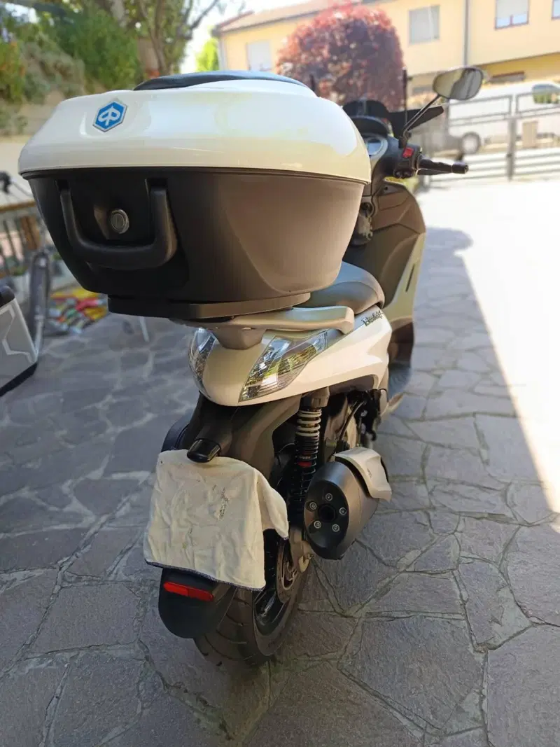 Piaggio Beverly 350 Police ABS-ASR (2018 - 20) (3)