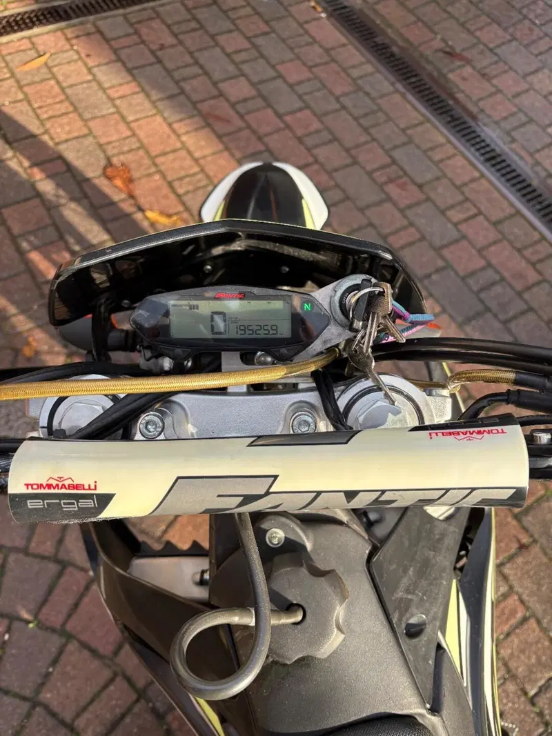 Fantic Motor Motard 125 M Performance 4t (2019) (4)