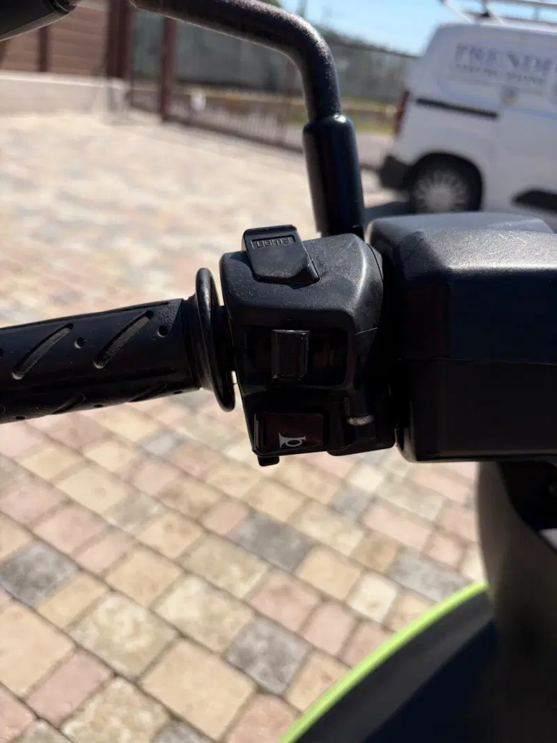 Kymco Super 8 50 R (2022 - 26) (6)