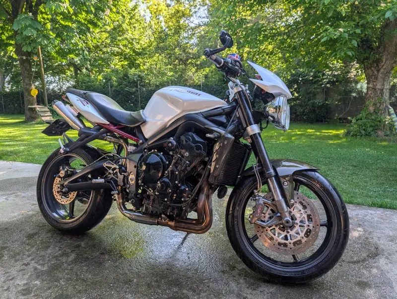 Triumph Street Triple R (2009 - 12)