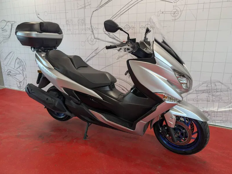 Suzuki Burgman 400 (2022 - 24) (2)