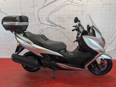 Suzuki Burgman 400 (2022 - 24) usata