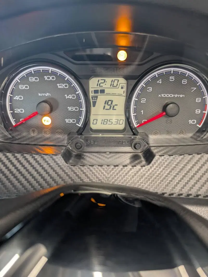 Suzuki Burgman 400 (2022 - 24) (8)