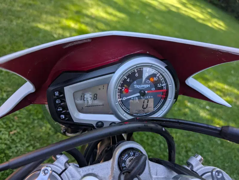Triumph Street Triple R (2009 - 12) (7)