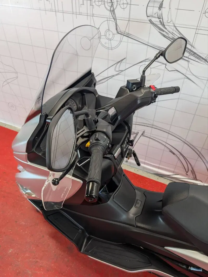 Suzuki Burgman 400 (2022 - 24) (16)