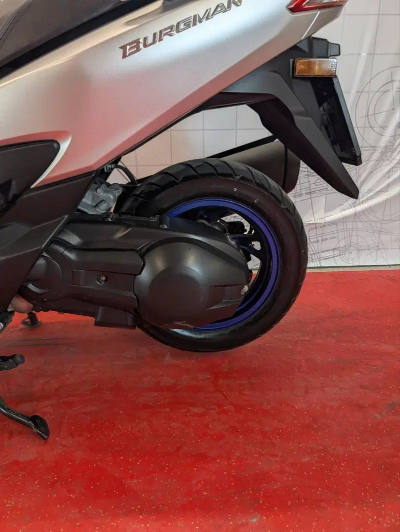 Suzuki Burgman 400 (2022 - 24) (18)