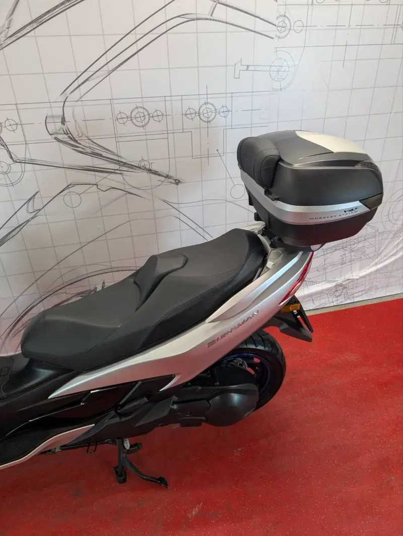 Suzuki Burgman 400 (2022 - 24) (19)