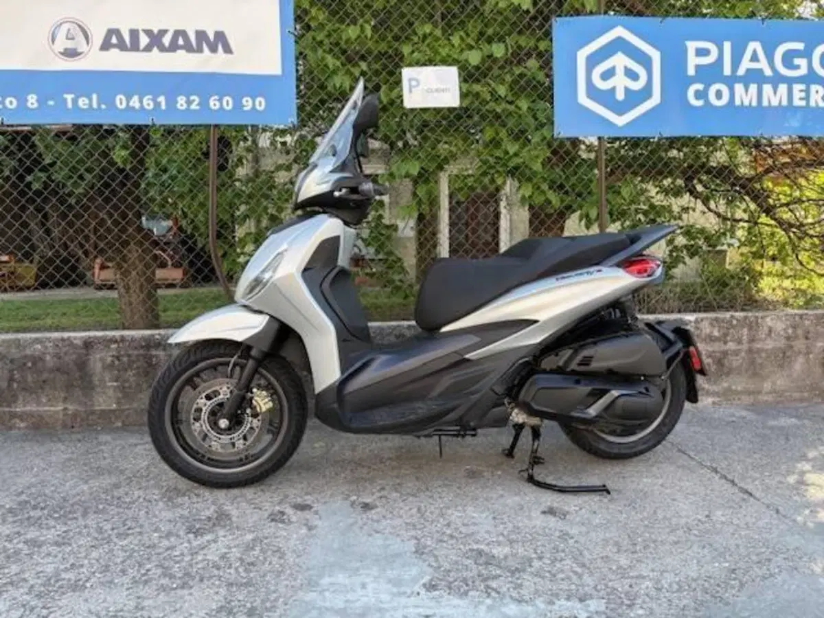 Piaggio Beverly 400 S ABS-ASR (2021 - 24) (2)