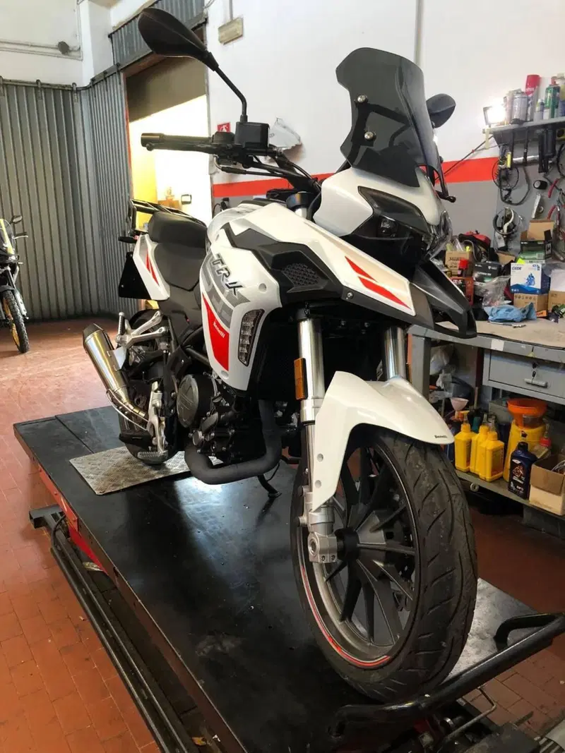 Benelli TRK 251 (2022 - 25) (5)