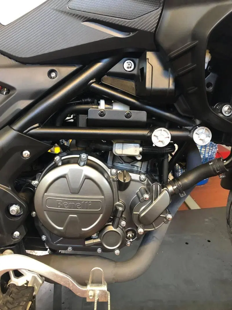 Benelli TRK 251 (2022 - 25) (6)