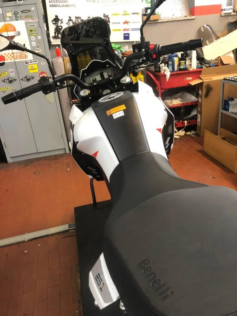 Benelli TRK 251 (2022 - 25) (7)